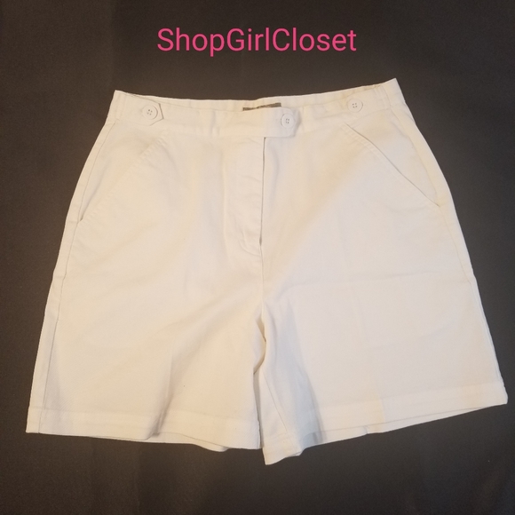 The Territory Ahead White Shorts..Sz 8 - Picture 1 of 5